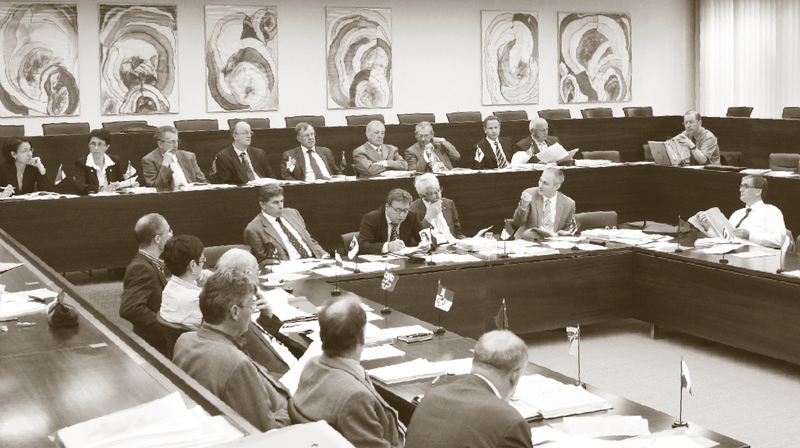 Blick auf die kantonalen Erziehungsdirektorinnen und -direktoren, die an der Sitzung vom 18. Juni 2009 in Bern teilnehmen.